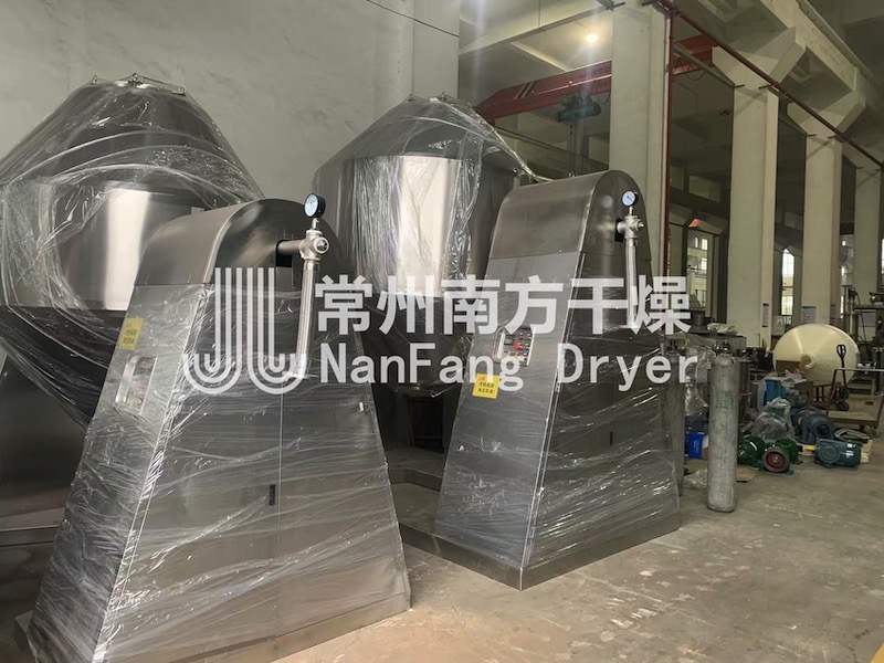 雙錐回轉(zhuǎn)真空干燥機(jī)