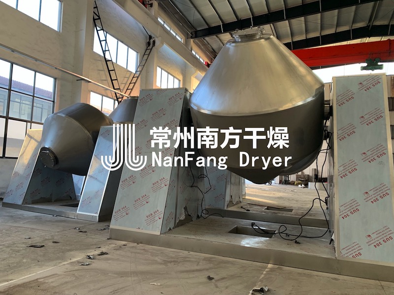 雙錐回轉(zhuǎn)真空干燥機(jī)